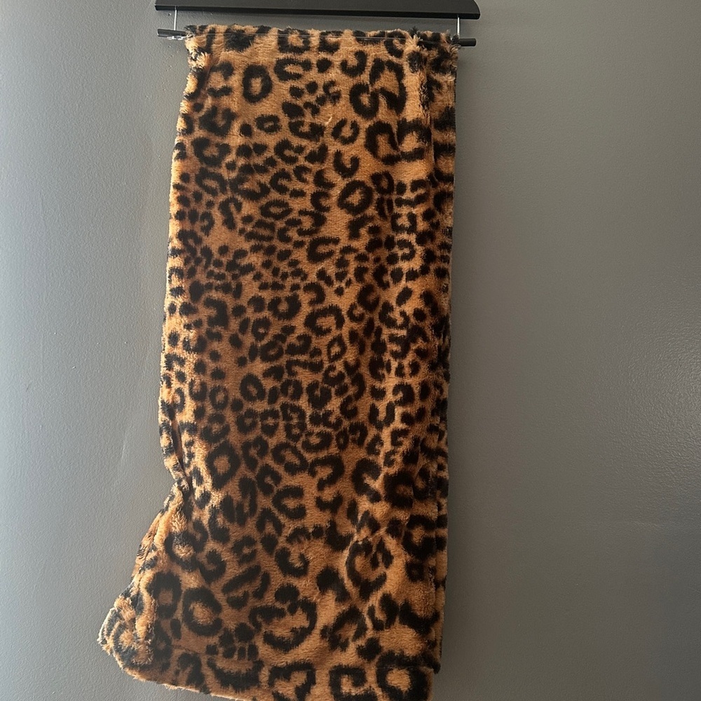 Reversible Faux Fur Throw animal print blanket cozy comfy oversized mom’s gift - Picture 4 of 4